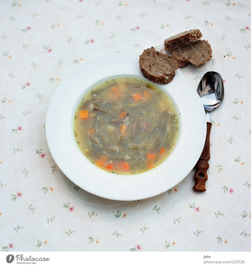 es wird gegessen, was auf den tisch kommt! Lebensmittel Gemüse Teigwaren Backwaren Suppe Ernährung Teller Löffel gut Appetit & Hunger Farbfoto Außenaufnahme