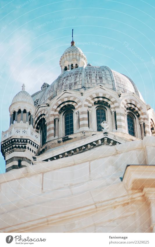 La Major Stadt Hafenstadt Kirche Religion & Glaube Marseille Südfrankreich Turm Dach Kathedrale Gebet blau beige Geistlicher Katholizismus Byzantinisch Basilika