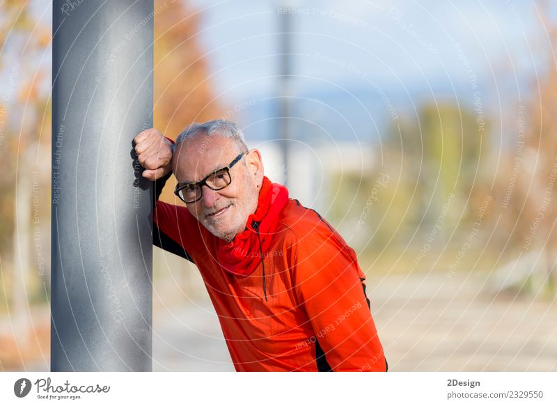 Gutaussehender Mann mittleren Alters in Sportuniform Lifestyle Glück Körper Erholung Leichtathletik Sportler Joggen maskulin Erwachsene Männlicher Senior