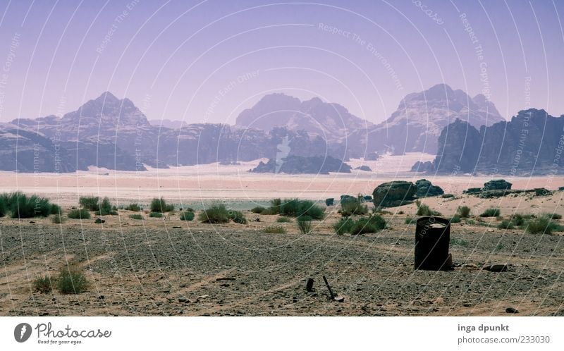 Fata Morgana Ferien & Urlaub & Reisen Ferne Berge u. Gebirge Umwelt Natur Landschaft Pflanze Himmel Sommer Klima Dürre Sträucher Felsen Wüste Sand Düne Wadi Rum