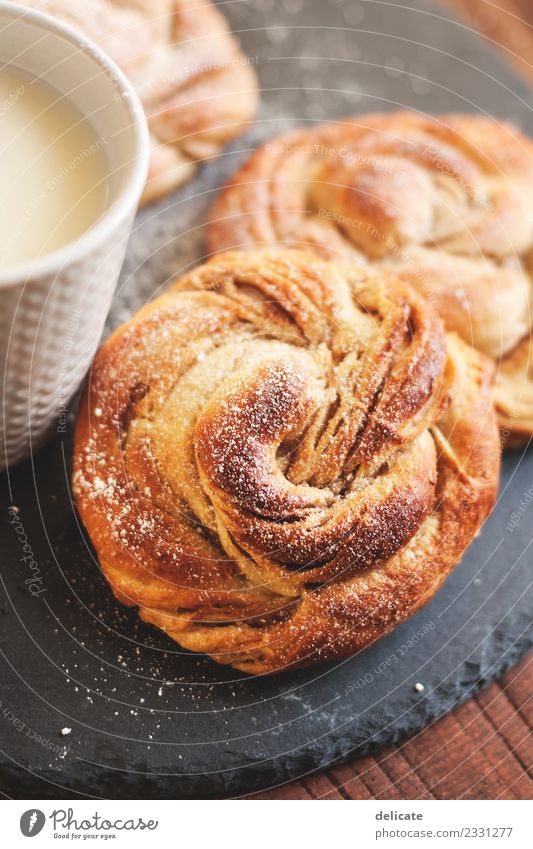 Zimtschnecke IV Lebensmittel Getreide Teigwaren Backwaren Croissant Kuchen Süßwaren Ernährung Essen Frühstück Kaffeetrinken Büffet Brunch Bioprodukte