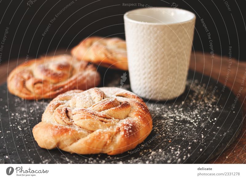 Zimtschnecke III Lebensmittel Getreide Teigwaren Backwaren Croissant Kuchen Süßwaren Ernährung Essen Frühstück Mittagessen Kaffeetrinken Büffet Brunch