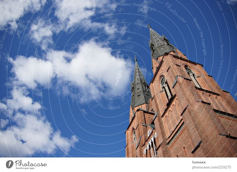 peak performance Design Tourismus Ferne Sommer Sonne Luft Himmel Wolken Schönes Wetter Uppsala Schweden Europa Altstadt Dom Bauwerk Architektur Sehenswürdigkeit