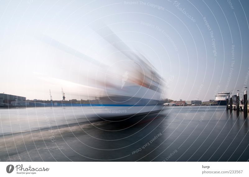 Time is running out Wasser Himmel Wolkenloser Himmel Hafenstadt Schifffahrt Bootsfahrt Passagierschiff Dampfschiff Fähre Jacht Motorboot Wasserfahrzeug blau