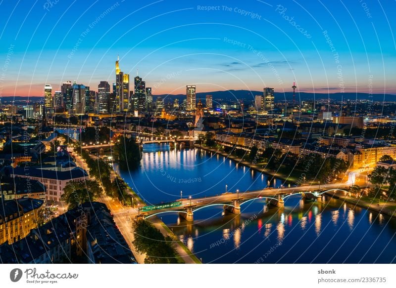 Frankturter Sommerabend Büro Business Frankfurt am Main Stadt Stadtzentrum Skyline Hochhaus Architektur Ferien & Urlaub & Reisen Großstadt Cityscape River