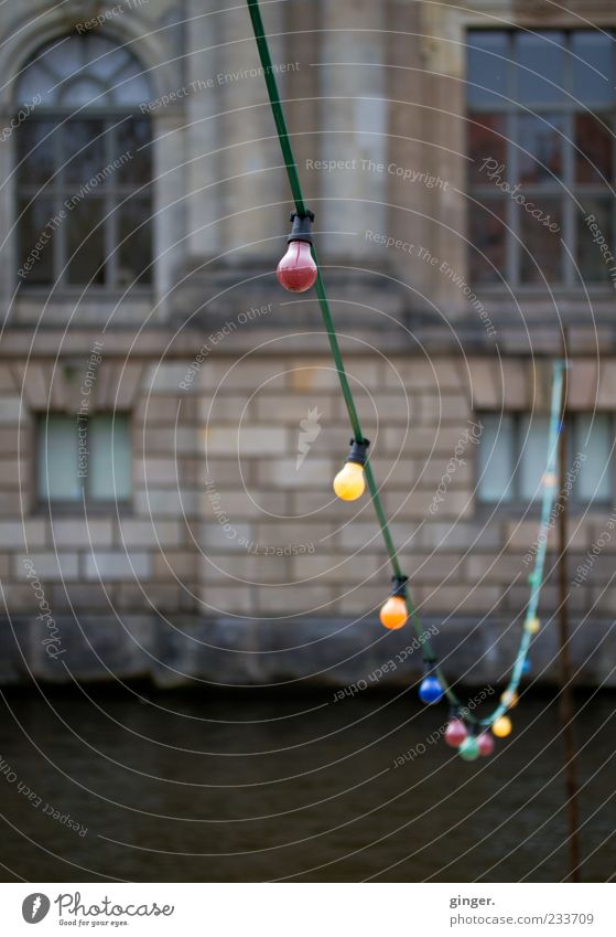 lux urbana (oder Erleuchtung der Stadtregierung) Stil Hauptstadt Haus Bauwerk Gebäude Architektur Mauer Wand Fassade Fenster Sehenswürdigkeit leuchten Glühbirne