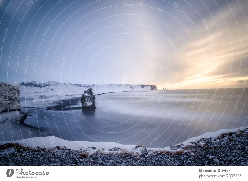 Kap Dyrhólaey, Vik, Island Landschaft Ferien & Urlaub & Reisen Küste Langzeitbelichtung Wolken Winter Reisefotografie Schnee Klippe Farbfoto Außenaufnahme