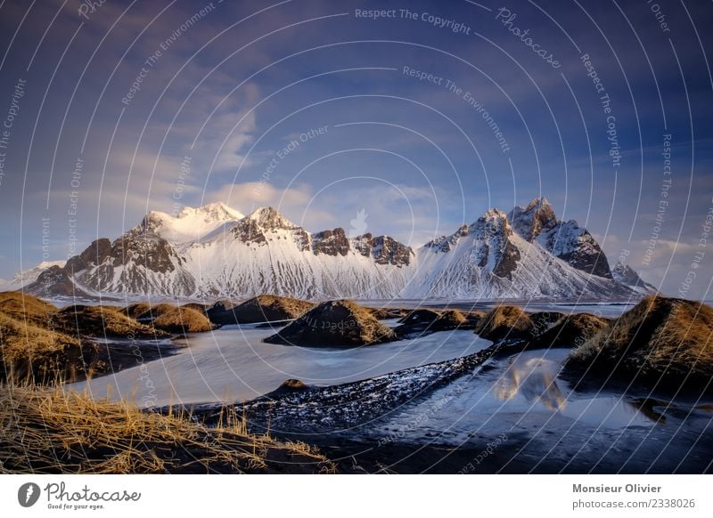 Vestrahorn, island Landschaft Berge u. Gebirge Gipfel Schneebedeckte Gipfel Meer Ferien & Urlaub & Reisen Island Stokksness Langzeitbelichtung Wellen Küste