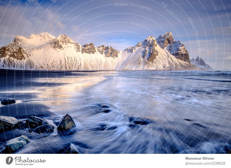 vestrahorn, Island Landschaft Berge u. Gebirge Gipfel Schneebedeckte Gipfel Küste blau Europa Reisefotografie Ferien & Urlaub & Reisen Abenteuer Natur Farbfoto