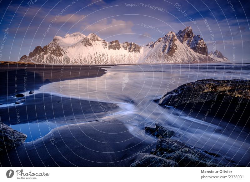 Vestrahorn, Island Landschaft Berge u. Gebirge Gipfel Schneebedeckte Gipfel Meer Ferien & Urlaub & Reisen Stokksness Langzeitbelichtung Wellen Küste