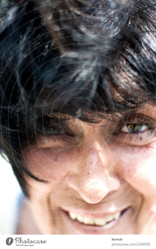 Bad hair day vs. birth day Freude Gesicht Mensch Frau Erwachsene Weiblicher Senior Leben Kopf Auge Nase Mund 1 45-60 Jahre Haare & Frisuren schwarzhaarig