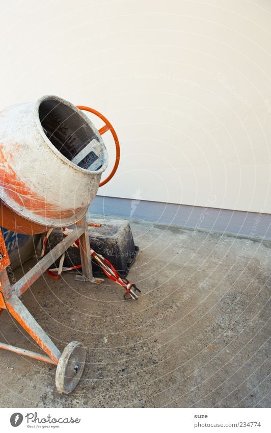 Gut gemischt ... Baustelle Industrie Maschine Baumaschine bauen dreckig grau orange Industriefotografie Hochbau Maurerhandwerk Farbfoto Gedeckte Farben