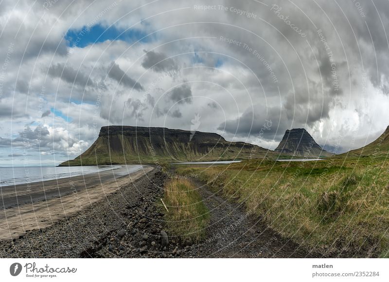 long beach Landschaft Pflanze Himmel Wolken Horizont Frühling Schönes Wetter Gras Felsen Berge u. Gebirge Gipfel Vulkan Küste Strand Bucht Fjord Meer gigantisch