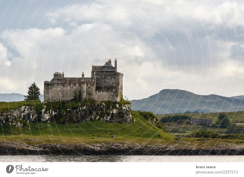 Duart Castle Lifestyle elegant Ferien & Urlaub & Reisen Tourismus Ausflug Kreuzfahrt Sommer Sommerurlaub Meer Insel Haus Traumhaus Architektur Natur Landschaft