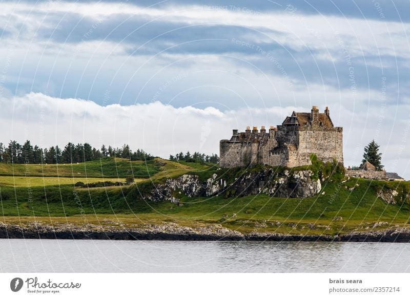 Duart Castle Ferien & Urlaub & Reisen Tourismus Ausflug Sommer Meer Insel Traumhaus Architektur Natur Landschaft Himmel Wolkenloser Himmel Gewitterwolken