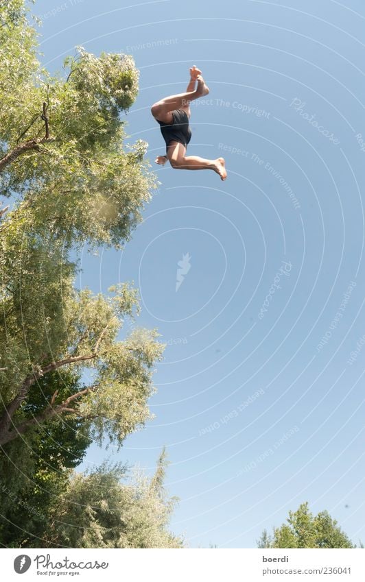 uFo Freude Ferien & Urlaub & Reisen Tourismus Sommer Sommerurlaub 1 Mensch Natur Bewegung fallen springen nass blau grün Mut Freiheit Freizeit & Hobby Aktion