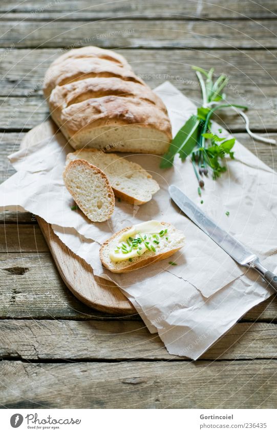 Brotzeit Lebensmittel Teigwaren Backwaren Kräuter & Gewürze Ernährung Frühstück Abendessen Bioprodukte Messer frisch lecker braun Butter Kräuterbutter