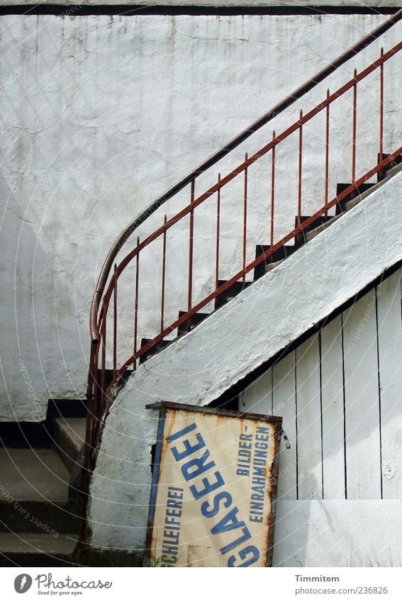 Der Aufstieg ist möglich!! Beruf Handwerker Glaser Mauer Wand Treppe Stein Holz Metall Schilder & Markierungen alt authentisch einfach weiß Zufriedenheit