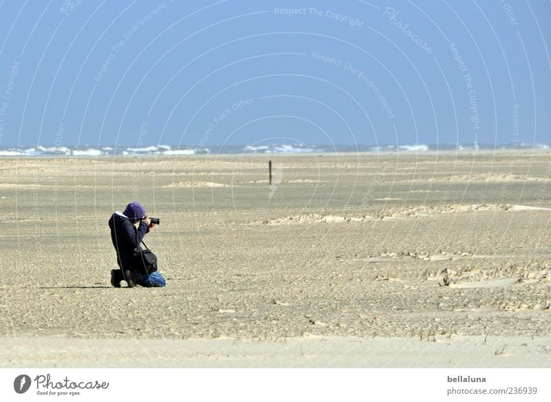 Spiekeroog | Bitte recht freundlich! Mensch Frau Erwachsene Leben 1 Natur Landschaft Sand Wasser Himmel Wolkenloser Himmel Sonnenlicht Sommer Schönes Wetter