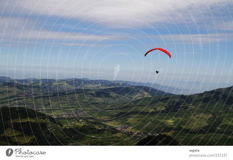 wochenend und sonnenschein Gleitschirm Gleitschirmfliegen Landschaft Himmel Wolken Ostschweiz frei rot Freiheit Farbfoto Außenaufnahme Textfreiraum oben Tag