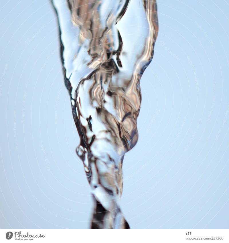 dancing water Trinkwasser nass blau deutlich fließen durchsichtig kalt kühlen Erfrischung Sauberkeit Sommer Drehung elegant Farbfoto mehrfarbig Außenaufnahme