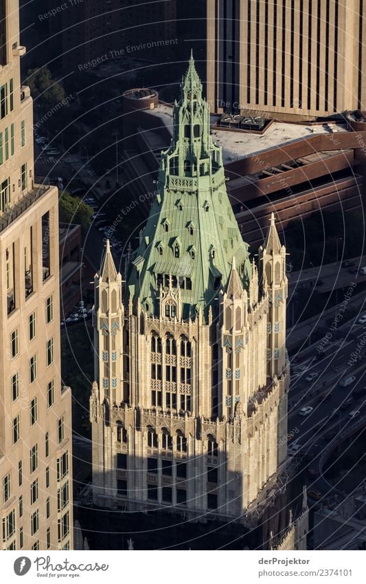 Hochaus in New York I Starke Tiefenschärfe Kontrast Schatten Licht Tag Textfreiraum Mitte Textfreiraum unten Textfreiraum links Textfreiraum rechts Menschenleer