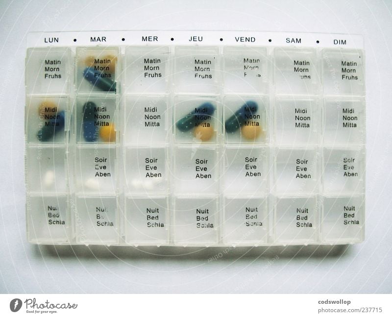 de lundi à dimanche Gesundheitswesen Verpackung Kunststoff Zeichen Schriftzeichen eckig Sucht planen Tablette regelmässig Französisch Medikament Farbfoto