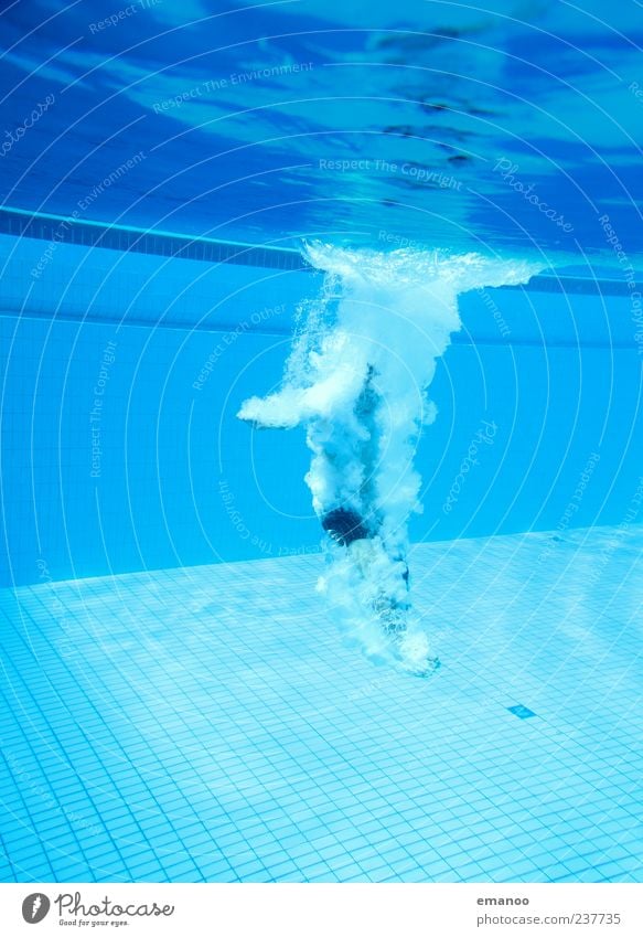 heavy impact Wohlgefühl Freizeit & Hobby Ferien & Urlaub & Reisen Wassersport Schwimmen & Baden tauchen Schwimmbad Mensch Mann Erwachsene Jugendliche 1 Luft