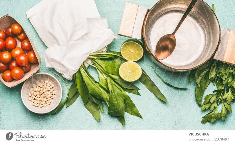 Zutaten für saisonale Gerichte mit Bärlauch Lebensmittel Ernährung Mittagessen Abendessen Bioprodukte Vegetarische Ernährung Diät Stil Design Gesundheit