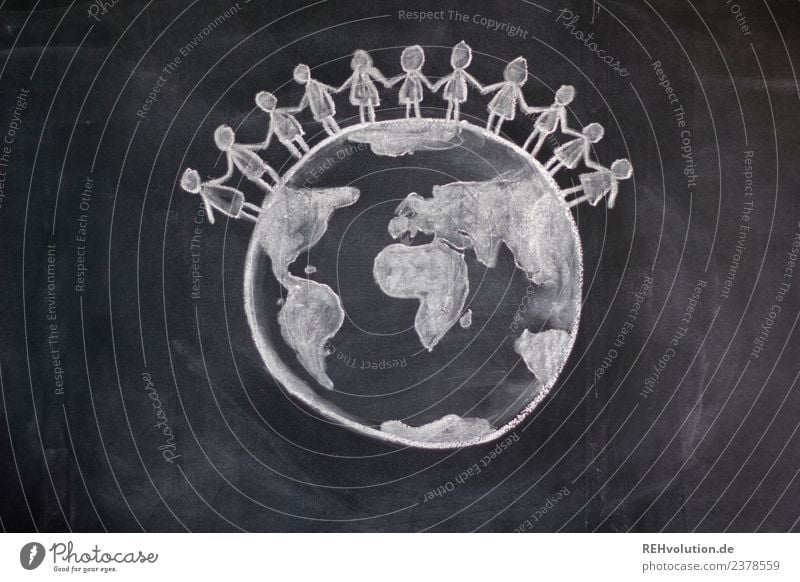 Tafelzeichnung | Weltkugel mit Menschen Menschengruppe Menschenmenge Umwelt Globus stehen Zusammensein Glück Umweltverschmutzung Umweltschutz Erde Vielfältig