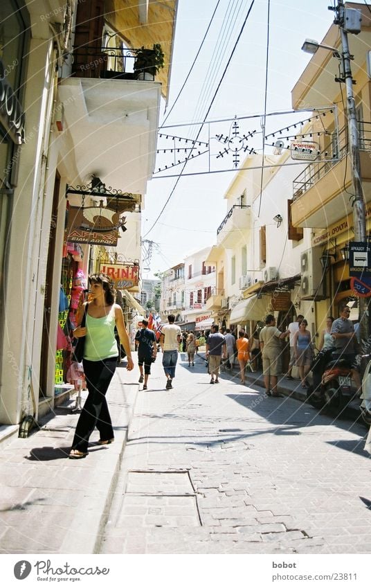 Shopping in Rethymnon kaufen Ferien & Urlaub & Reisen Griechenland heiß Physik Fußgänger Gasse Europa Straße Mensch Sonne Altstadt Wärme