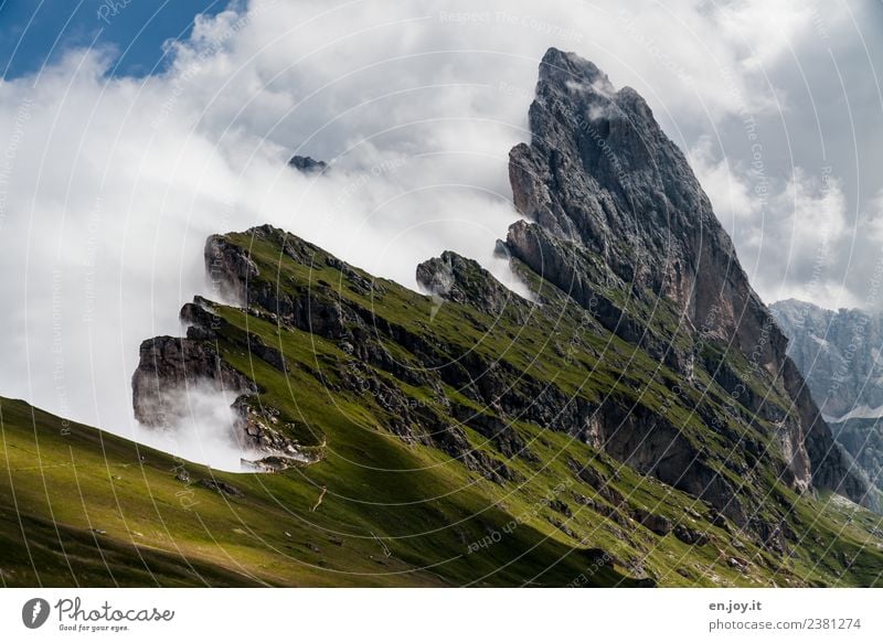 aufgeschoben Ferien & Urlaub & Reisen Ausflug Abenteuer Ferne Sommerurlaub Berge u. Gebirge wandern Natur Landschaft Urelemente Wolken Klima Klimawandel Wetter