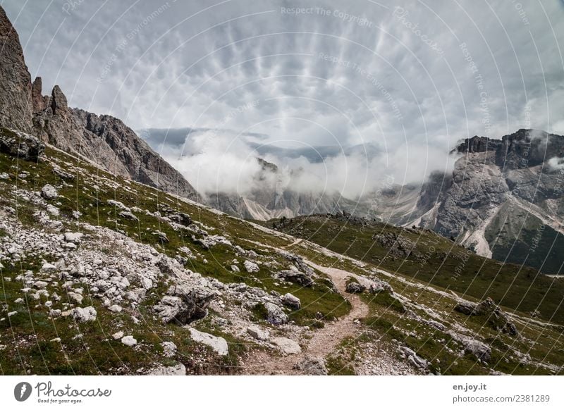 bedeckt Ferien & Urlaub & Reisen Tourismus Ausflug Abenteuer Sommer Sommerurlaub Berge u. Gebirge wandern Natur Landschaft Himmel Wolken Klima Klimawandel Hügel