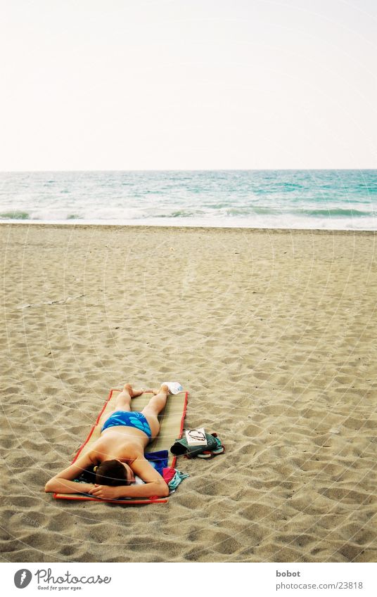 Sonnenbrand ich komme Ferien & Urlaub & Reisen Strand Meer Wellen Meerwasser Sonnenbad Frau Sand Erholung