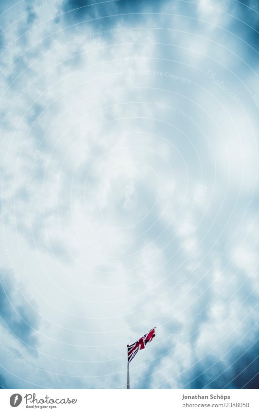 Flagge Großbritannien Urelemente Luft Himmel Wolken Zeichen ästhetisch Brighton blau Blauer Himmel rot England Fahne Brexit wehen Nationalflagge