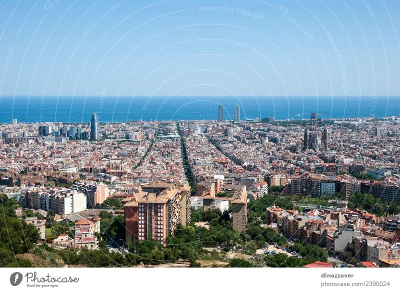 Barcelona Skyline Ferien & Urlaub & Reisen Tourismus Sightseeing Sommer Meer Business Landschaft Himmel Hochhaus Gebäude Architektur Dach Straße Vogel modern