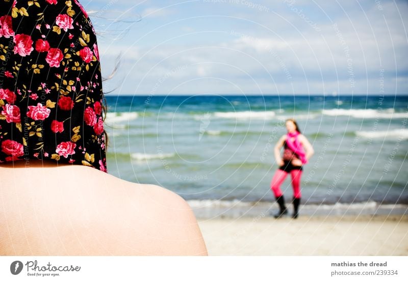 XII Lifestyle Stil Mensch feminin Junge Frau Jugendliche 2 Umwelt Natur Landschaft Himmel Wolken Horizont Sommer Schönes Wetter Wellen Strand Bekleidung Kleid