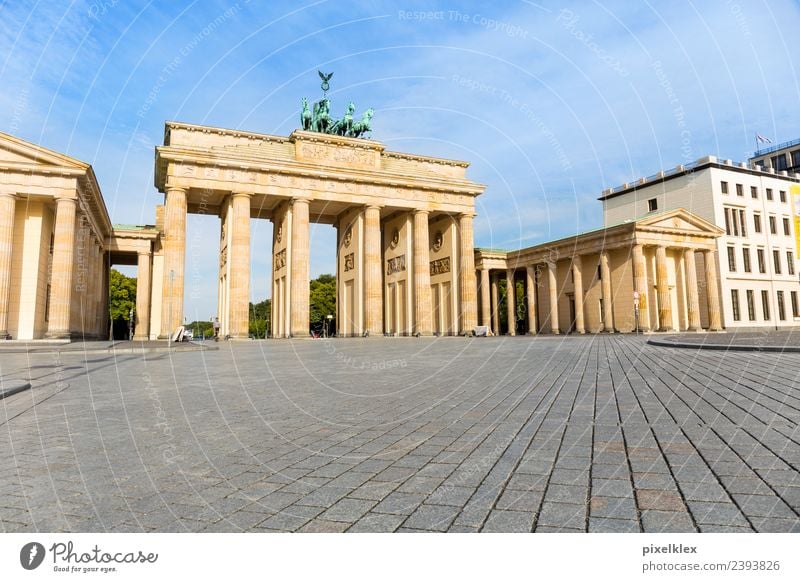 Brandenburger Tor Ferien & Urlaub & Reisen Tourismus Ausflug Sightseeing Städtereise Berlin Berlin-Mitte Deutschland Europa Stadt Hauptstadt Stadtzentrum Haus