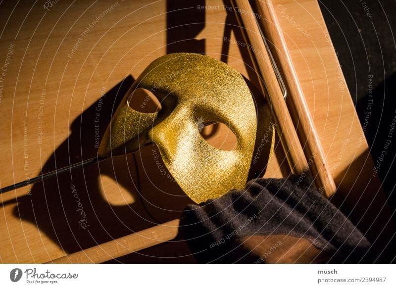 Theater Bildung lernen Handwerk sprechen Theaterschauspiel Bühne Souvenir Holz Maske Spielen fantastisch glänzend Klischee gold Macht Abenteuer Angst Einsamkeit