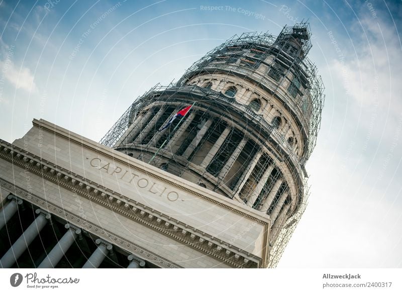 Capitol in Havanna Kuba Kapitol Sehenswürdigkeit Wahrzeichen Regierungssitz Sightseeing Politik & Staat Sozialismus Baustelle eingerüstet Gerüst Baugerüst