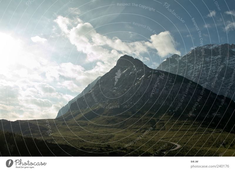 Morgenstund... Landschaft Himmel Wolken Sonne Sonnenlicht Sommer Schönes Wetter Alpen Berge u. Gebirge Karwendelgebirge Birkkar Spitz Kalkalpen Gipfel