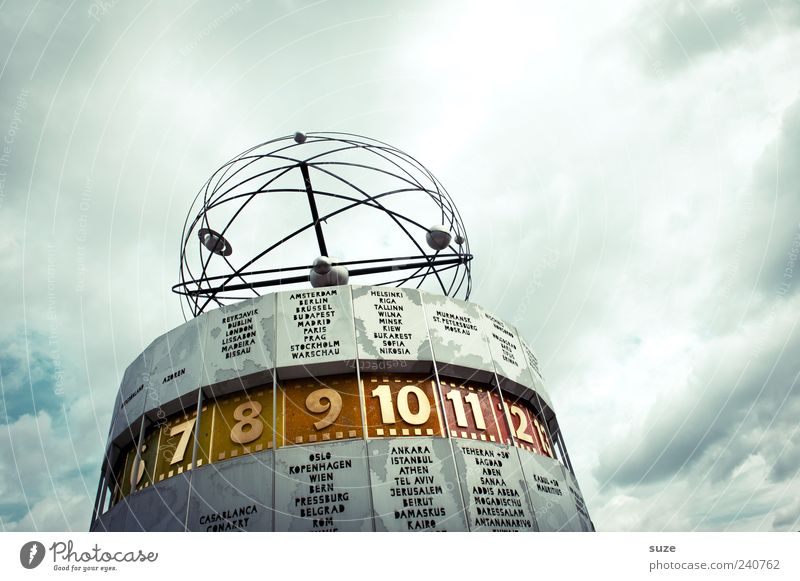 Zeitzone Tourismus Uhr Kunst Umwelt Himmel Wolken Wetter Hauptstadt Bauwerk Sehenswürdigkeit Wahrzeichen Zeichen Ziffern & Zahlen rund blau Alexanderplatz Osten