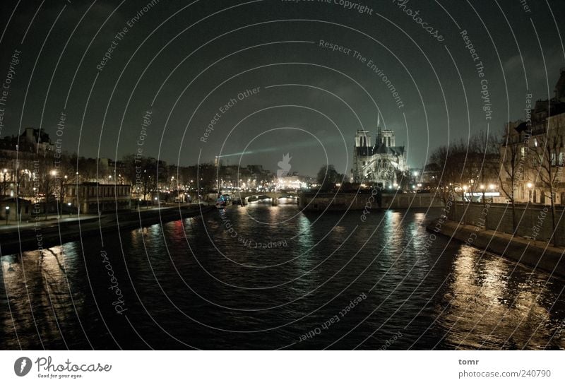 Lichter der Seine Frankreich Paris Stadt Hauptstadt Kirche Dom Brücke Denkmal alt ästhetisch authentisch außergewöhnlich fantastisch Ferne Gedeckte Farben