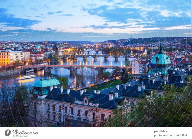 Prag, Tschechien Ferien & Urlaub & Reisen Tourismus Ferne Sightseeing Städtereise Nachtleben Landschaft Flussufer Moldau Europa Stadt Hauptstadt Stadtzentrum