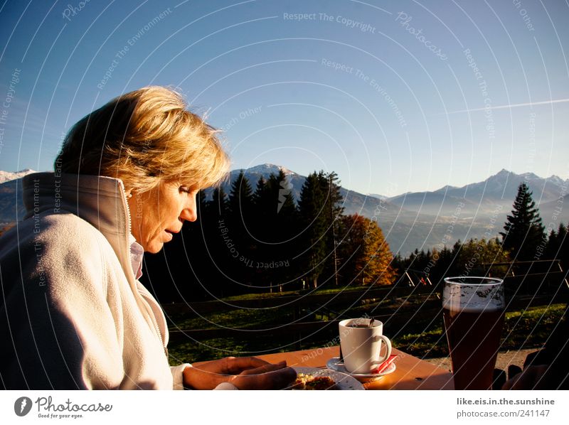 Kaffeekränzchen mit Aussicht Kaffeetrinken Bier Wohlgefühl Zufriedenheit Erholung Ferien & Urlaub & Reisen Ausflug Abenteuer Ferne Sommer Sommerurlaub feminin