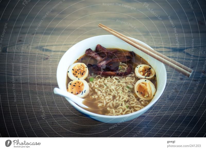 Ramen Lebensmittel Fleisch Suppe Eintopf Nudeln Nudelsuppe Ernährung Mittagessen Abendessen Fastfood Asiatische Küche Schalen & Schüsseln Löffel Essstäbchen