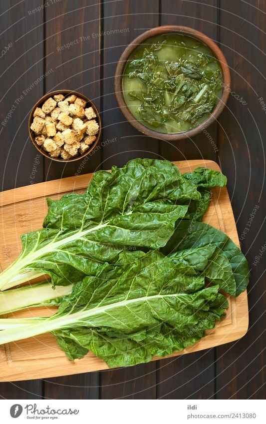 Mangoldblätter und Mangold-Suppe Gemüse Eintopf Vegetarische Ernährung frisch Lebensmittel roh Gesundheit Essen zubereiten Amuse-Gueule Vegane Ernährung