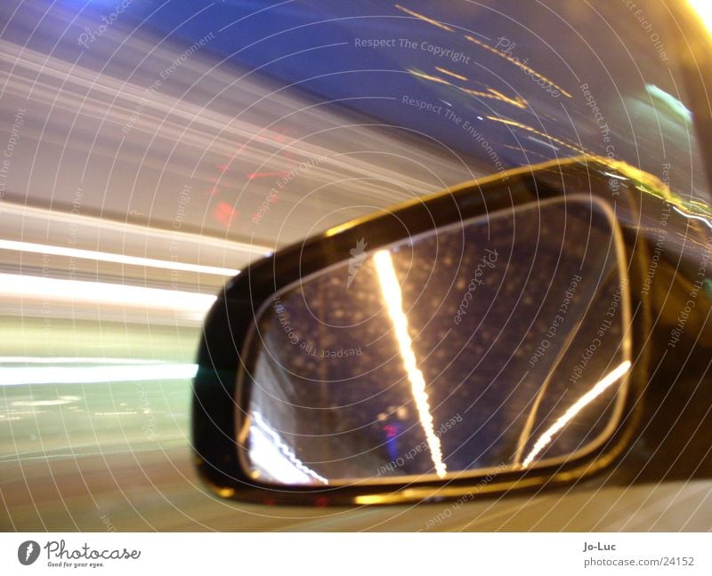 in the flow Nacht Langzeitbelichtung Autobahn fahren Geschwindigkeit Fahrzeug Spiegel Licht Verkehr Straße PKW