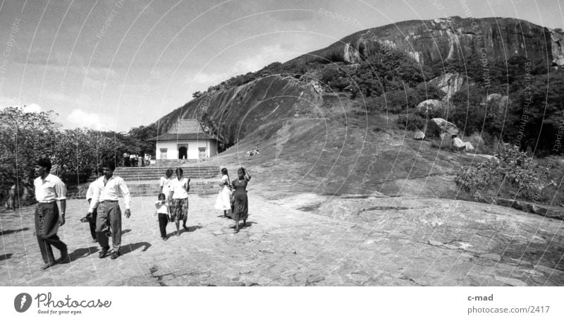 Dambulla - Sri Lanka Gal Vihara Los Angeles Buddha Mensch Schwarzweißfoto