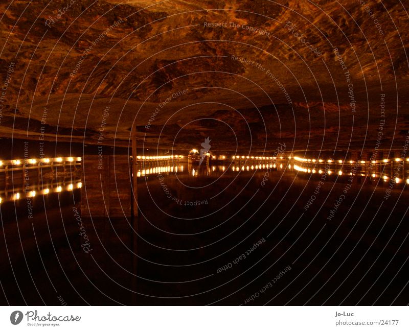 Salzsee See Demontage Höhle unterirdisch Bergbau Industrie Wasser Felsen Stein ruhig